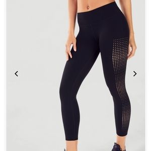 Fabletics sculptknit mid rise dot 7/8 leggings